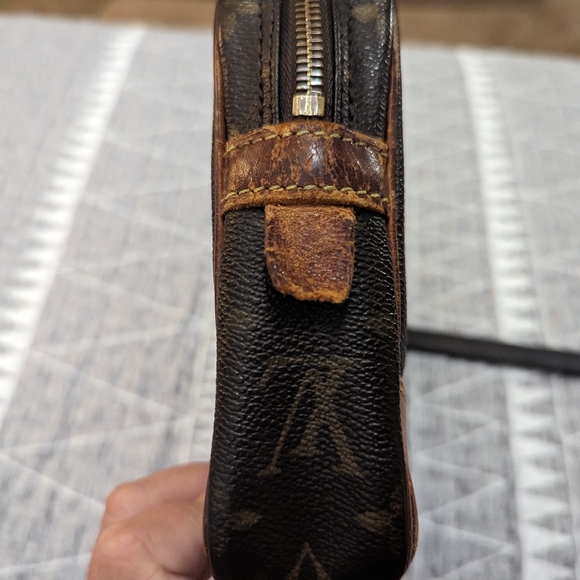 Authentic Louis Vuitton Clutch - Marley Dragonne   cosmetics, toiltery - Picture 4 of 14